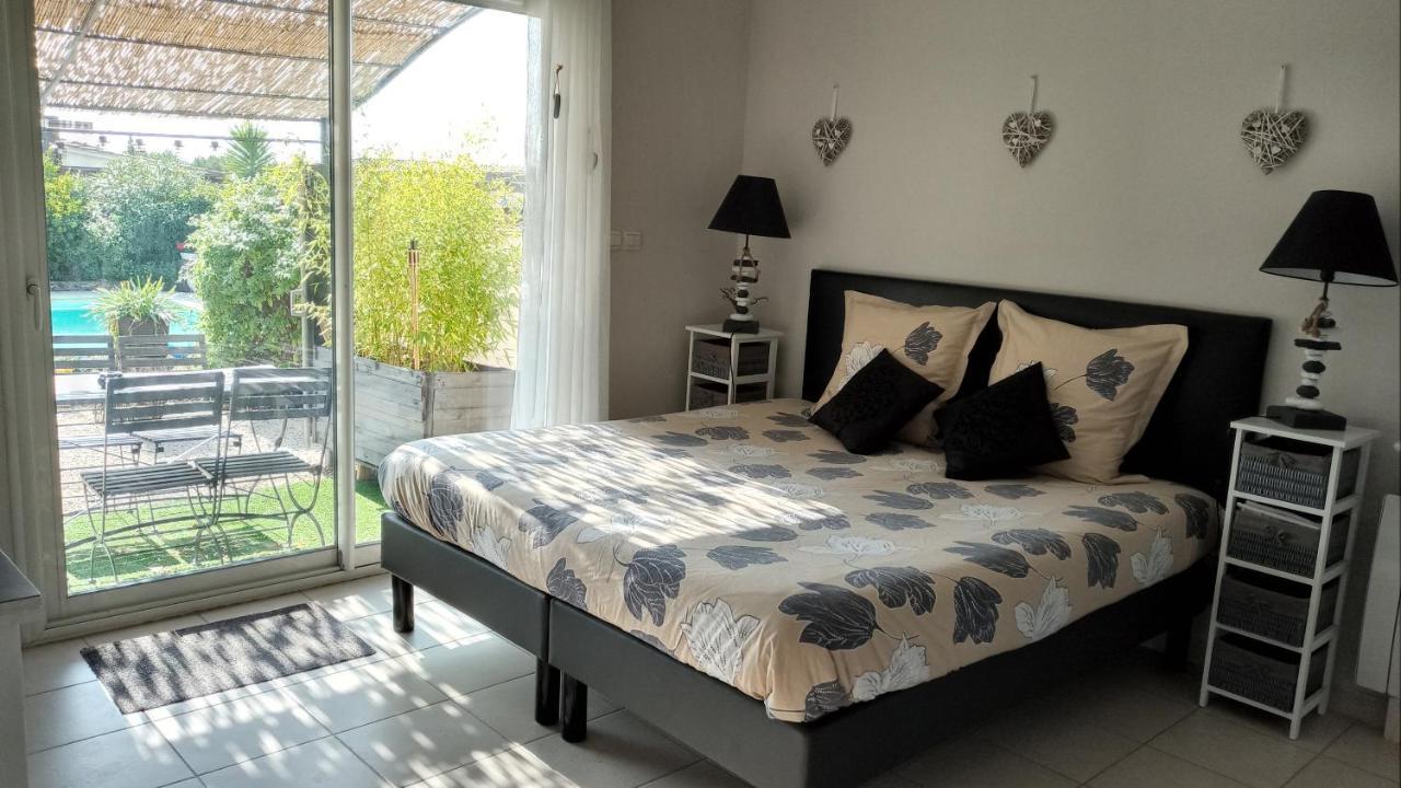 Bed and Breakfast Les Coronilles Beaucaire  Zewnętrze zdjęcie