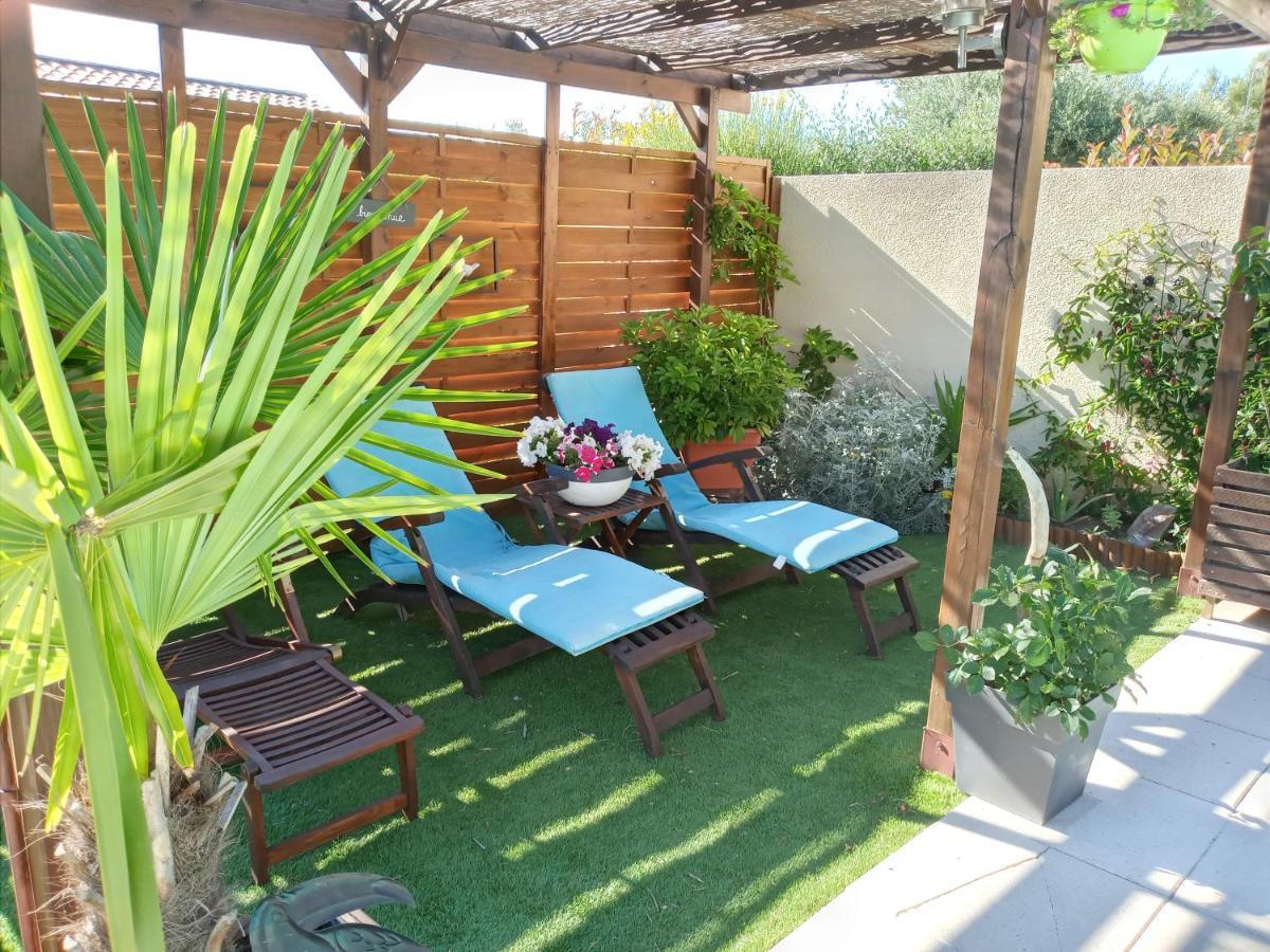 Bed and Breakfast Les Coronilles Beaucaire  Zewnętrze zdjęcie