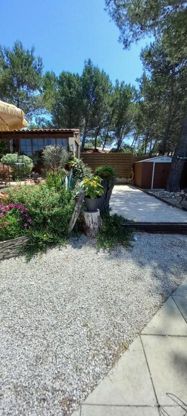 Bed and Breakfast Les Coronilles Beaucaire  Zewnętrze zdjęcie