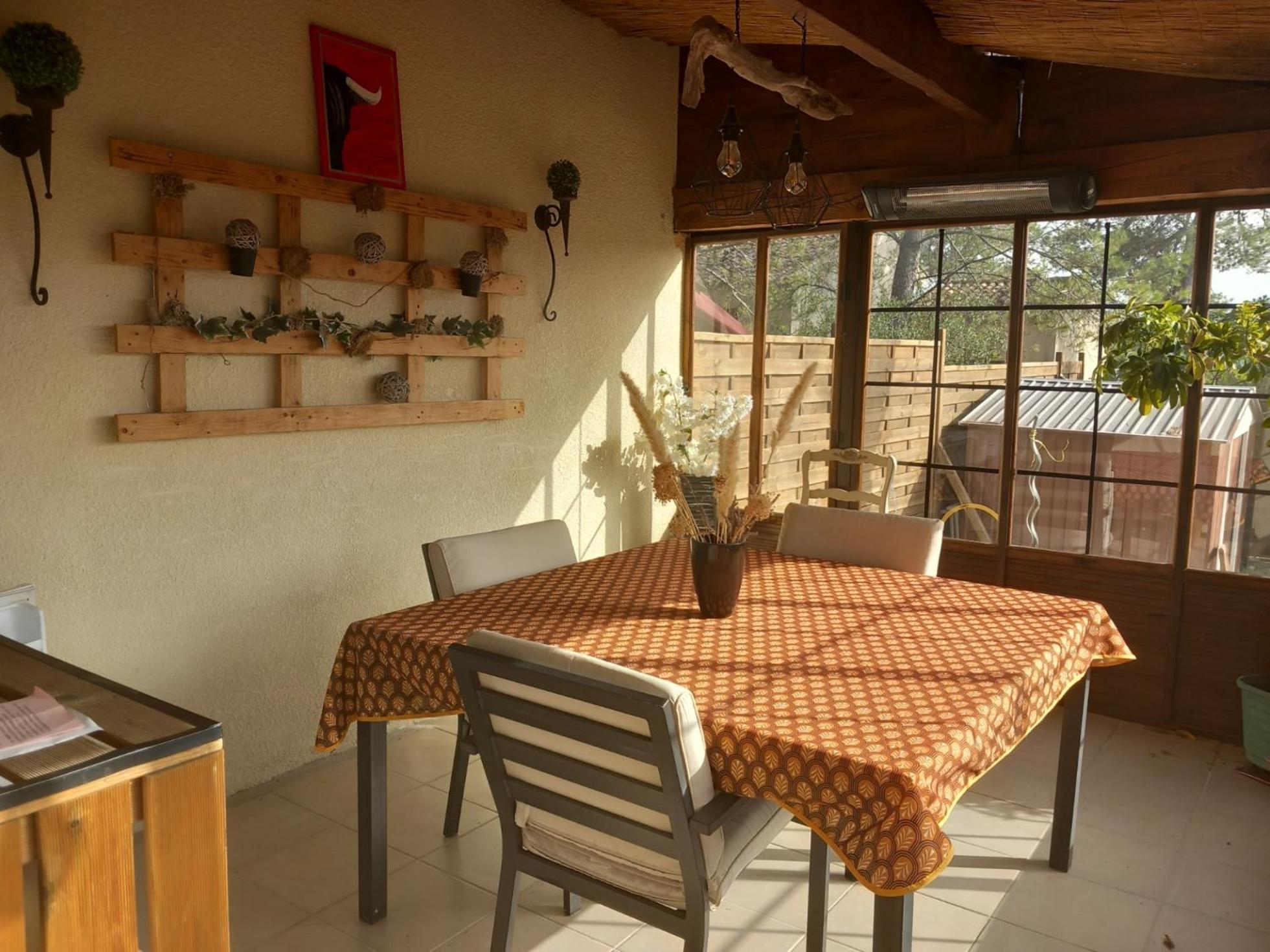 Bed and Breakfast Les Coronilles Beaucaire  Zewnętrze zdjęcie