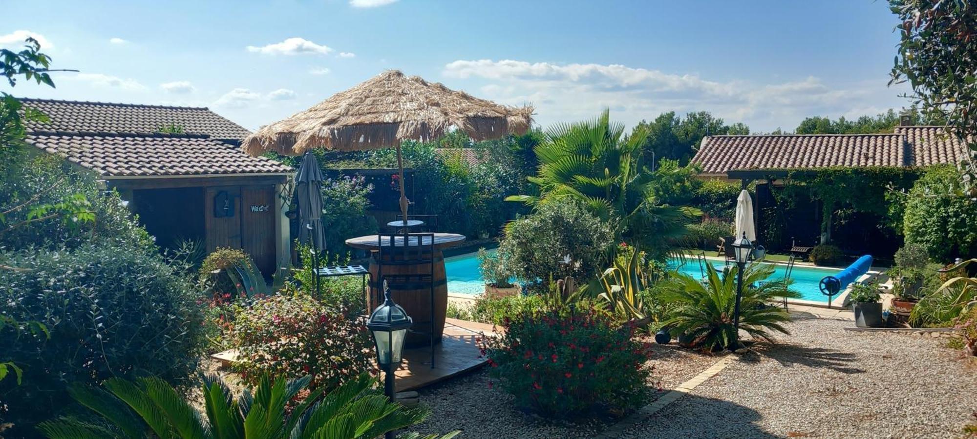 Bed and Breakfast Les Coronilles Beaucaire  Zewnętrze zdjęcie