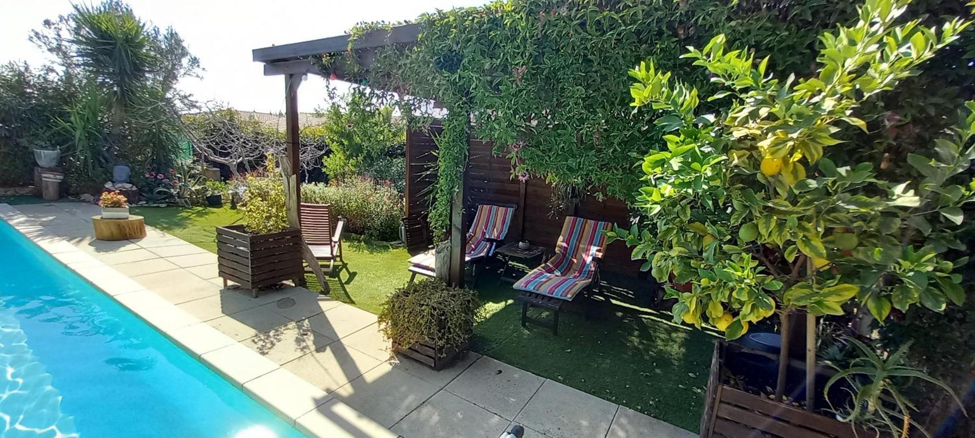 Bed and Breakfast Les Coronilles Beaucaire  Zewnętrze zdjęcie